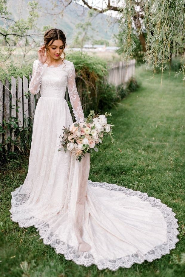 White Long Lace Sleeve Modest Bride Dress with Chapel Train Elegant Beach Dress DMW48