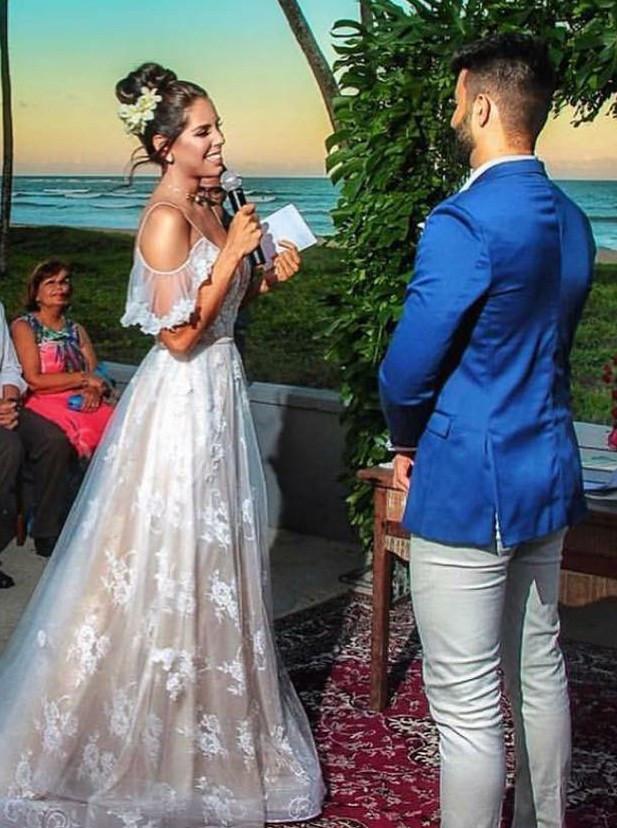 Elegant A-Line Cold Shoulder Lace Beach Wedding Dress with Ruffles Appliques DMF88
