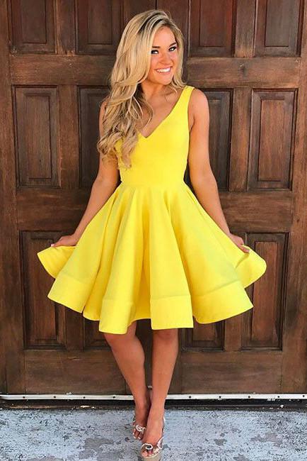 Cute V Neck Yellow Sleeveless A Line Short Homecoming/Prom Dresses DM275