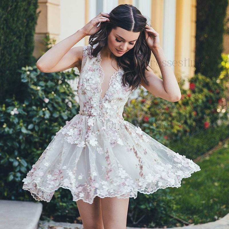 A-Line Floral V-Neck Prom Dresses,Short White Tulle Homecoming Dress with Appliques DM419