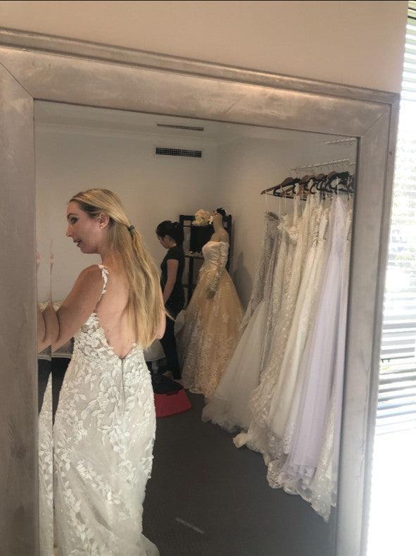 Elegant Spaghetti Straps Mermaid Lace Appliques Backless Wedding Dresses DMW3