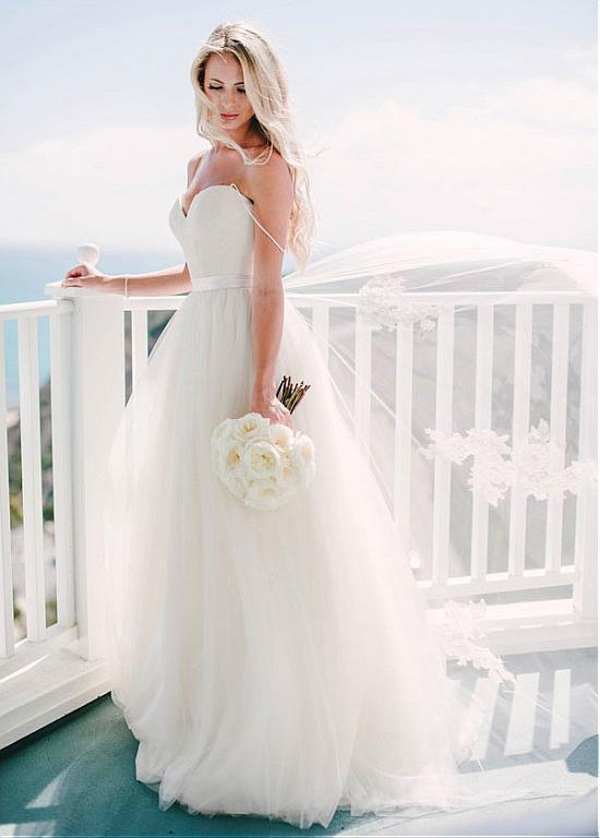 Pretty Spaghetti Straps A-line Tulle Ivory Summer Beach Wedding Dresses,stunning Bridal Gown DM283