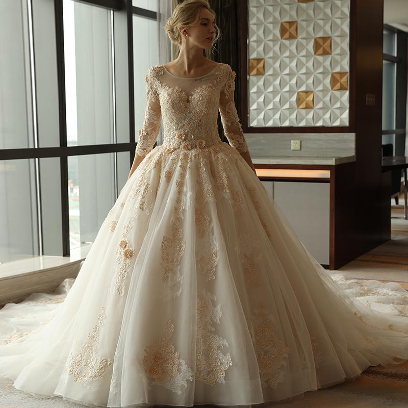 3/4 Sleeve Lace Appliques Tulle Ball Gown Plus Size Wedding Dress DM639