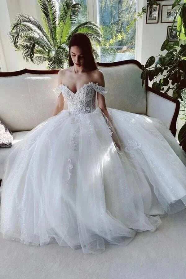 Romantic Tulle A-line Off-the-Shoulder Wedding Dresses With Lace Appliques DM1810