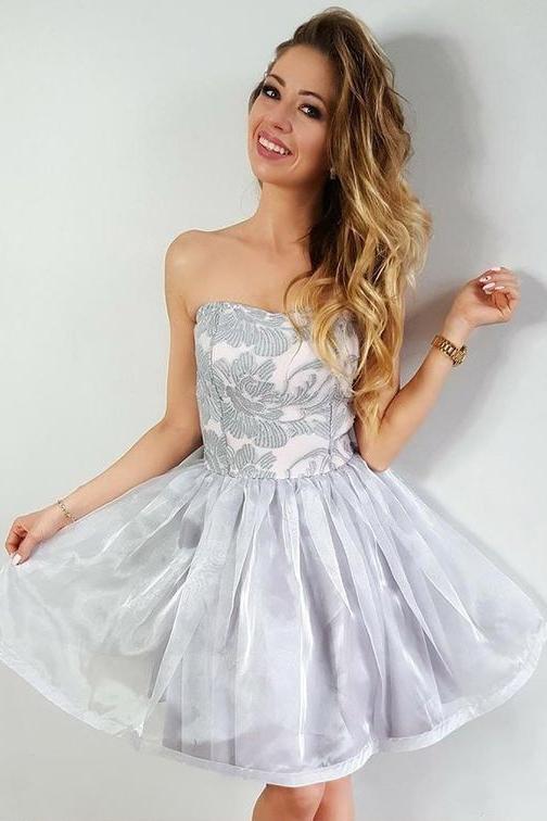 A-Line Strapless Gray Short Organza Homecoming Party Dress with Lace Appliques DME6
