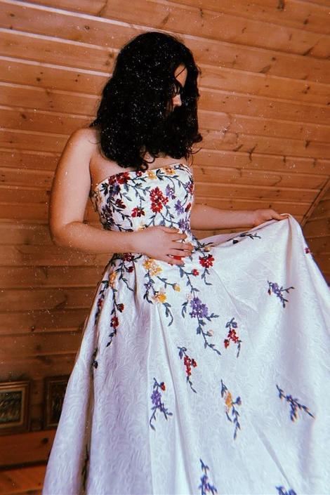 Elegant Strapless Off White A-line Floral Appliques Lace Long Prom Dresses DMP111