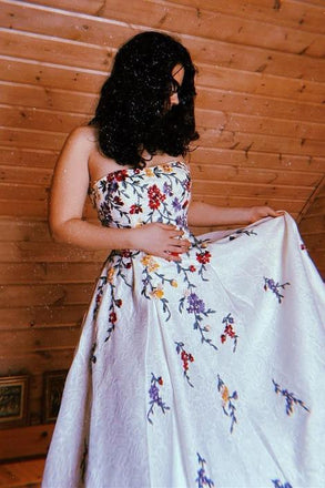 Elegant Strapless Off White A-line Floral Appliques Lace Long Prom Dresses DMP111