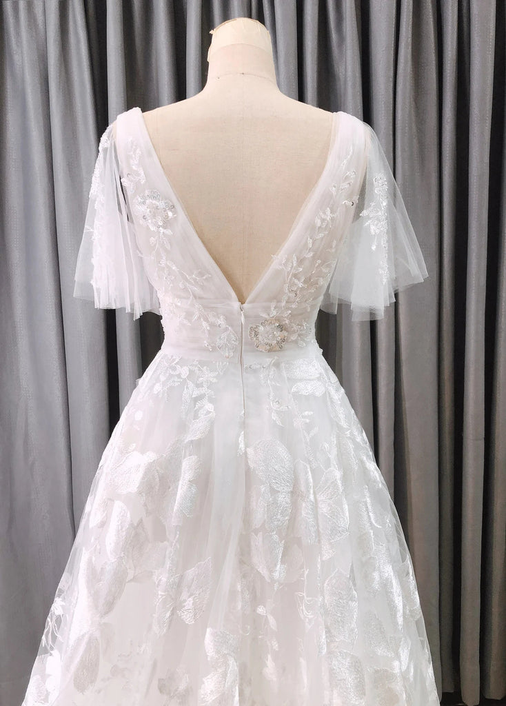 Vintage A Line V Neck Lace Wedding Dress With Flutter Sleeves DM1901