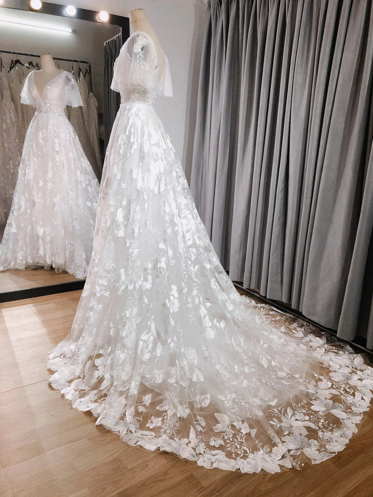 Vintage A Line V Neck Lace Wedding Dress With Flutter Sleeves DM1901