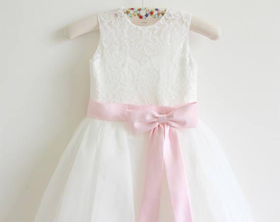 Ivory Lace Tulle Ivory Flower Girl Dress With Pink Sash/Bows Sleeveless Floor-length DM207
