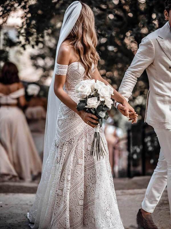 Ivory Lace Sheath Sweetheart Neck Boho Beach Wedding Dresses DMF80