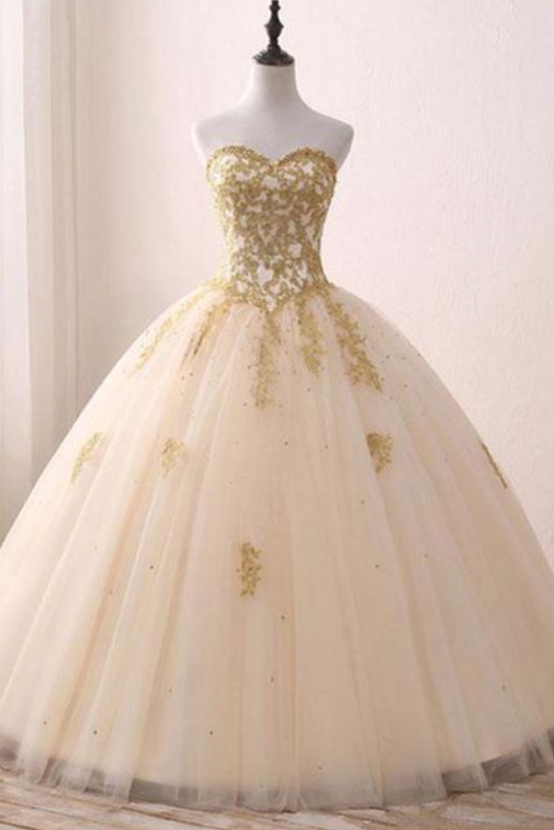 Sweetheart Tulle Long Ball Gown Prom Dresses With Appliques DMH19