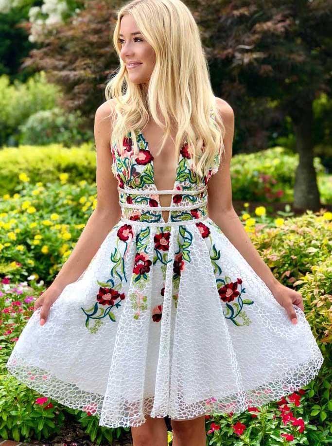 Charming A-line Lace Floral Appliques V Neck Short Homecoming Dress DMM50
