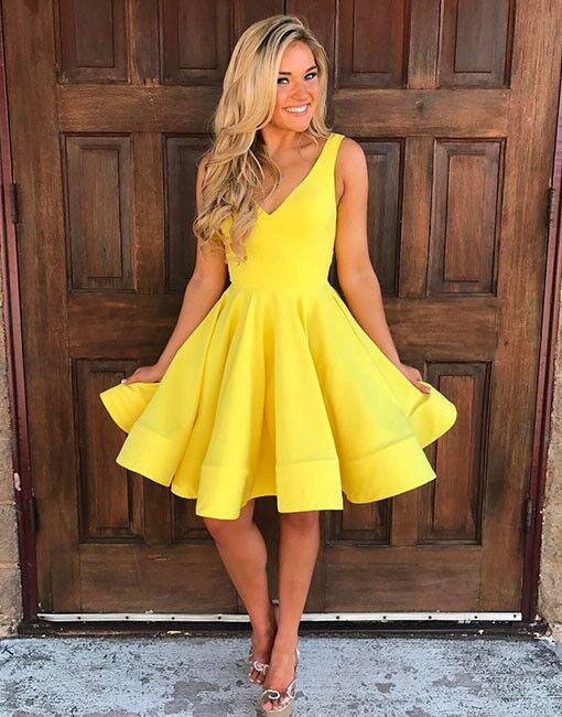 Cute V Neck Yellow Sleeveless A Line Short Homecoming/Prom Dresses DM275