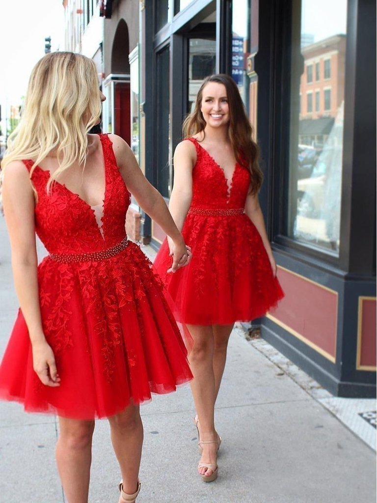 Red Lace Applique Beaded Homecoming Dresses V Neck Tulle Short Prom Dress DMO11