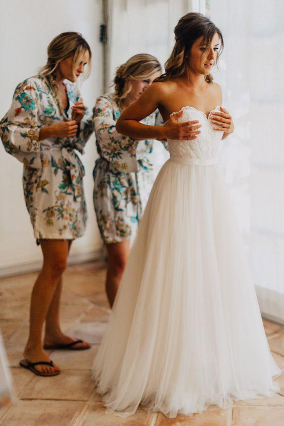 Beach Sweetheart White Wedding Dress with Lace,Casual A Line Wedding Dresses DM109