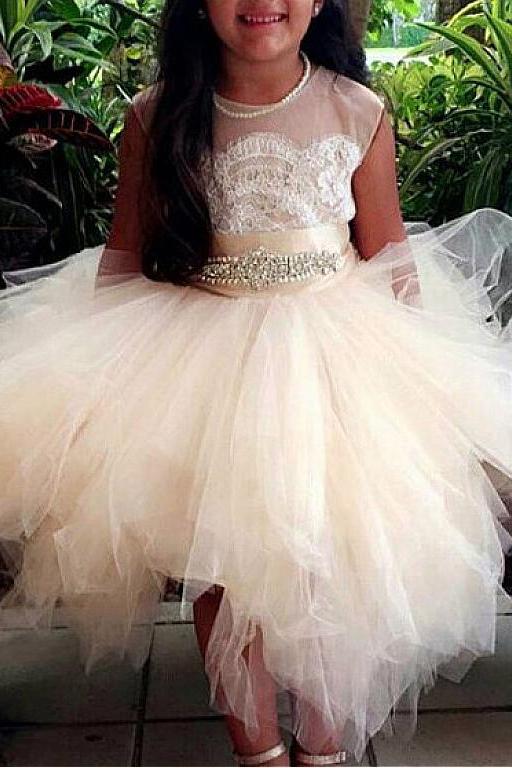 Cute Tulle Jewel Neckline Cap Sleeve Beading Flower Girl Dresses With Lace Appliques DM699