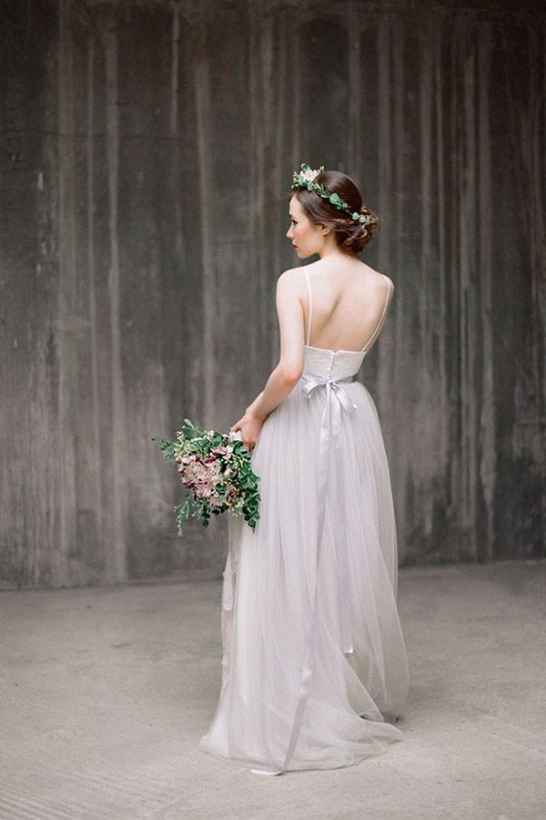 Spaghetti Straps Backless Grey Tulle Long Wedding Dresses With Lace Applique DM531
